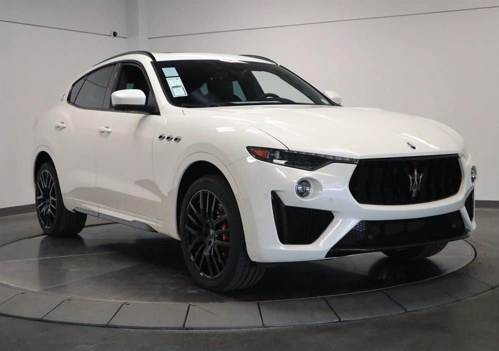 Expert SUV deep cleaning service in Dubai, providing thorough interior and exterior cleaning for a fresh and hygienic ride.